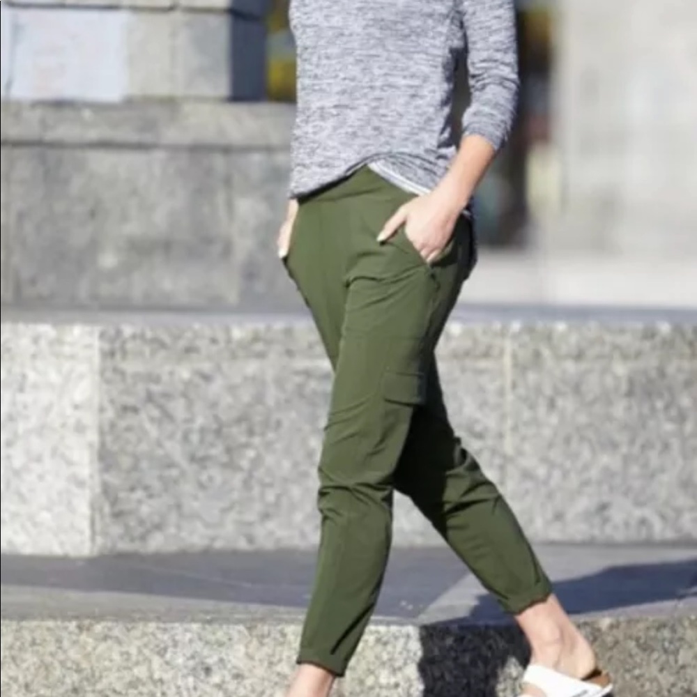 Athleta Chelsea Gargo jogger 8 Army pants